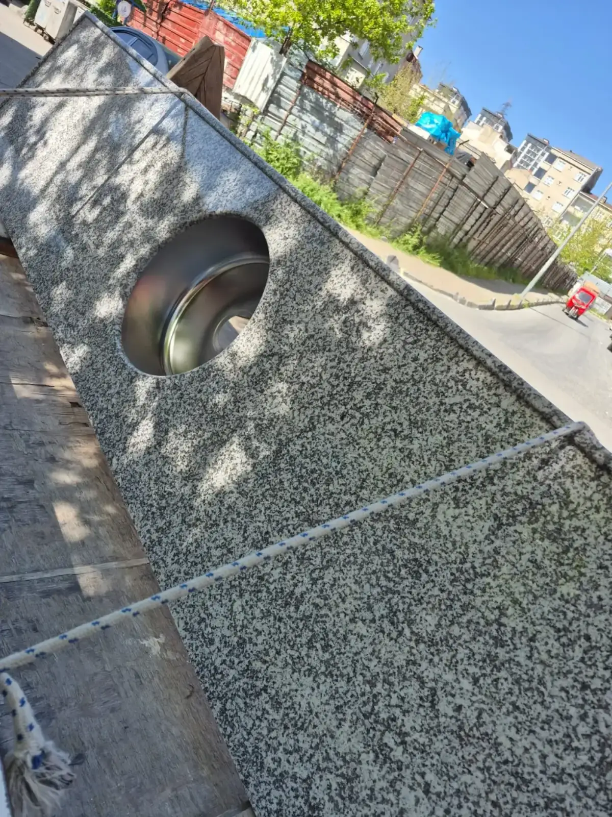 Granit tezgah lavabo kesimi kamyonet ile teslimat