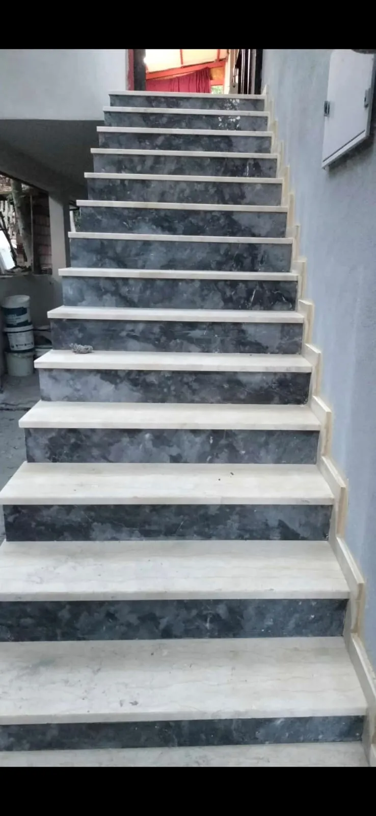 Mermer merdiven basamağı gri ve krem – İstanbul mermer ustası